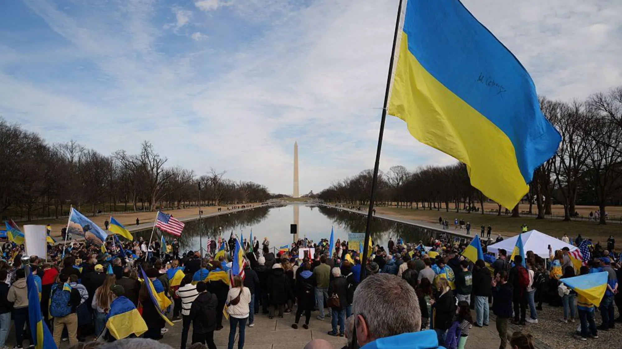 Світові столиці на підтримку України: акції солідарності у США та Європі